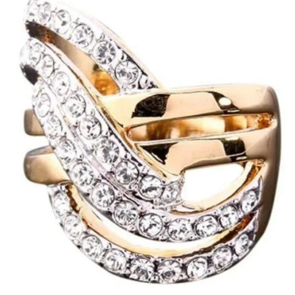 Brand New Women Dazzling Luxury Alloy Finger Band Inlaid Ring Zinc Alloy Fashion Jewelry Gift. Women's Ladies Fashion - Findsbyjune.com