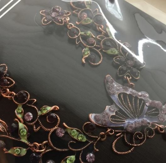 NWT Purple Floral Flower 🌸 Necklace Earrings Set. Women's Fashion Jewelry