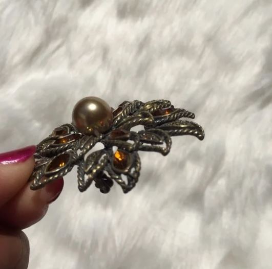 Floral Design Brooch Pin w/ Pearl Gemstones